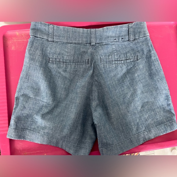 J Crew Chambray 4” short - trim and neat, hook and zip closure, 100% cotton - Picture 2 of 8